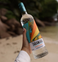 Takamaka Zannannan Ananasový rumový likér 25% 0,7l