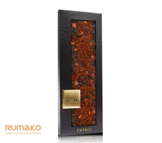 ChocoMe - hořká čokoláda zdobená sušenými brusinkami, lyofilizovaným černým rybízem a chilli vlákny