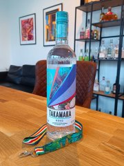 Takamaka Koko 25% 0,7l + tropická klíčenka jako DÁREK