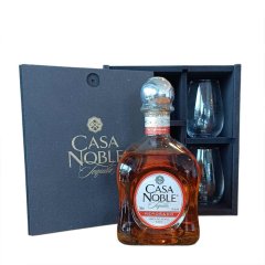 Casa Noble Reposado 40% 0,7l v dřevěném boxu + 2 skleničky