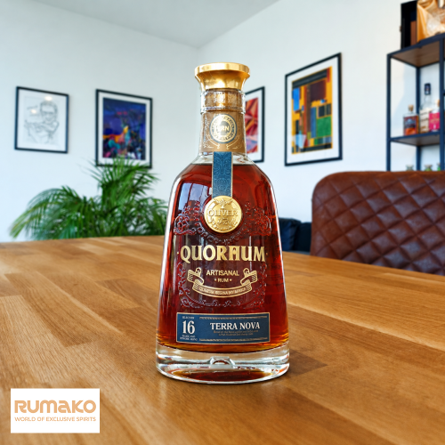 Quorhum 16 Terra Nova Rum 40% 0,7l + 2 skleničky QRM v dárkové krabičce