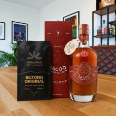 Bacoo 7 YO Rum 40% 0,7l v dárkové krabičce + Biltong Original jako DÁREK