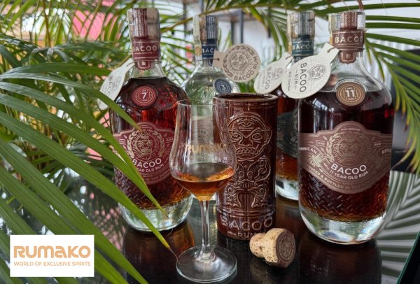 Bacoo 11 YO Rum 40% 0,7l + Tiki pohárek