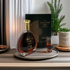 Rum Cueva 1501 33 Sistema Solera  40% 0,7l + 2 skleničky jako DÁREK