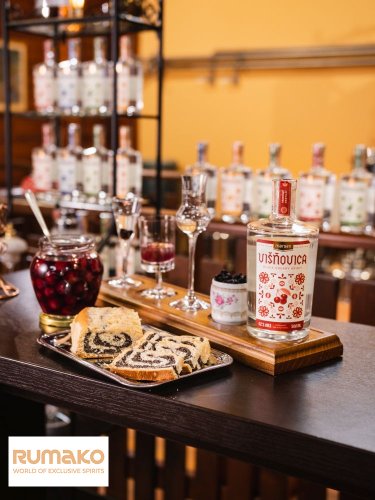 Marsen Višňovica TRADITIONAL 42% 0,5l v dárkovém balení se skleničkou