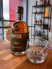 Whisková sklenka nejen na Hyde Whiskey