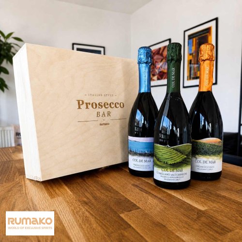 Prosecco bar Col de Mar - bedna plná prosecca