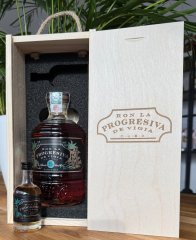 La Progresiva 8 limitada 41% 0,7l v dřevěném boxu + mini LP13 s vlastním textem