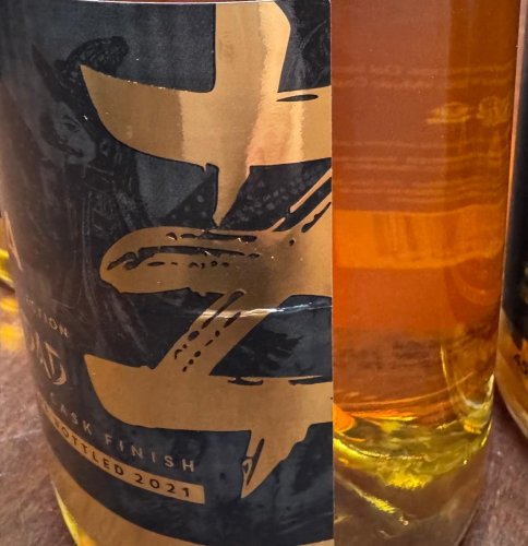 ZAKA Trinidad 13YO Japanese Whisky Wood Cask Finish - zraněná
